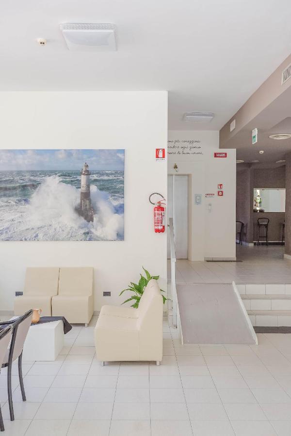 Hotel Confort Rimini Dış mekan fotoğraf