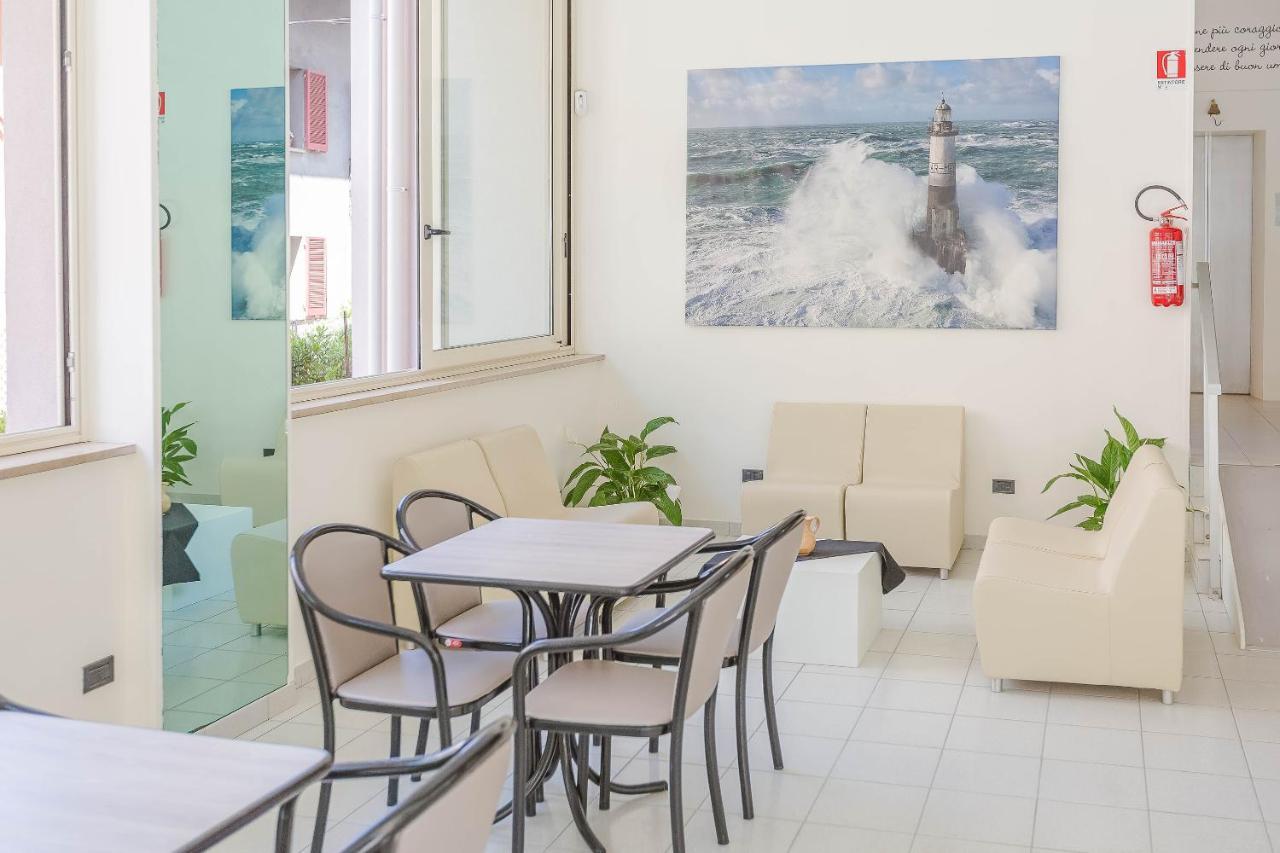 Hotel Confort Rimini Dış mekan fotoğraf