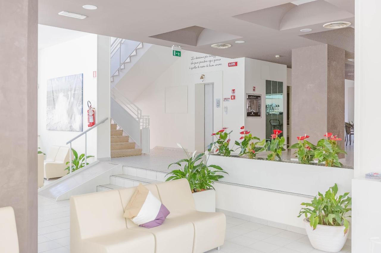 Hotel Confort Rimini Dış mekan fotoğraf