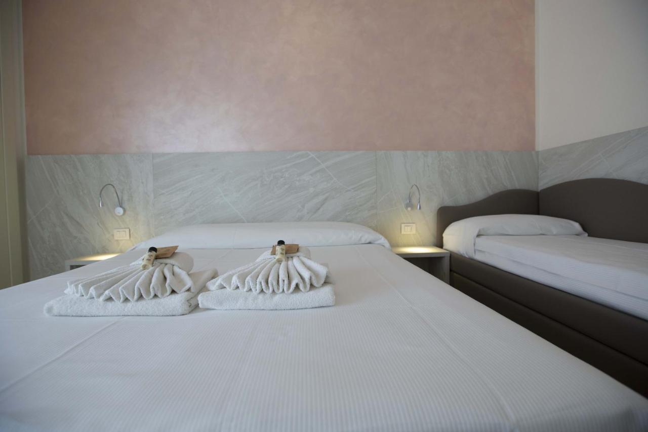 Hotel Confort Rimini Dış mekan fotoğraf