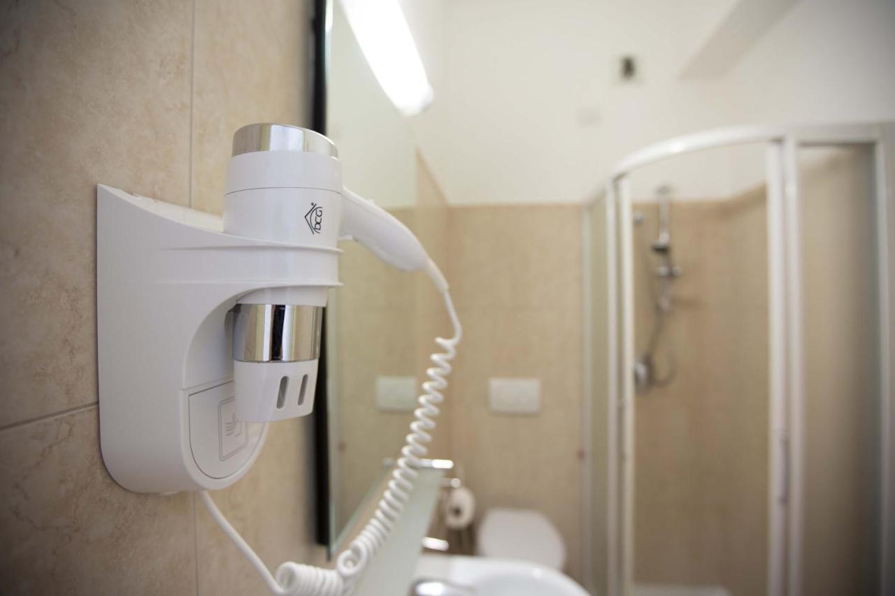 Hotel Confort Rimini Dış mekan fotoğraf