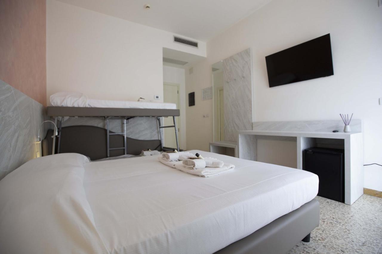 Hotel Confort Rimini Dış mekan fotoğraf