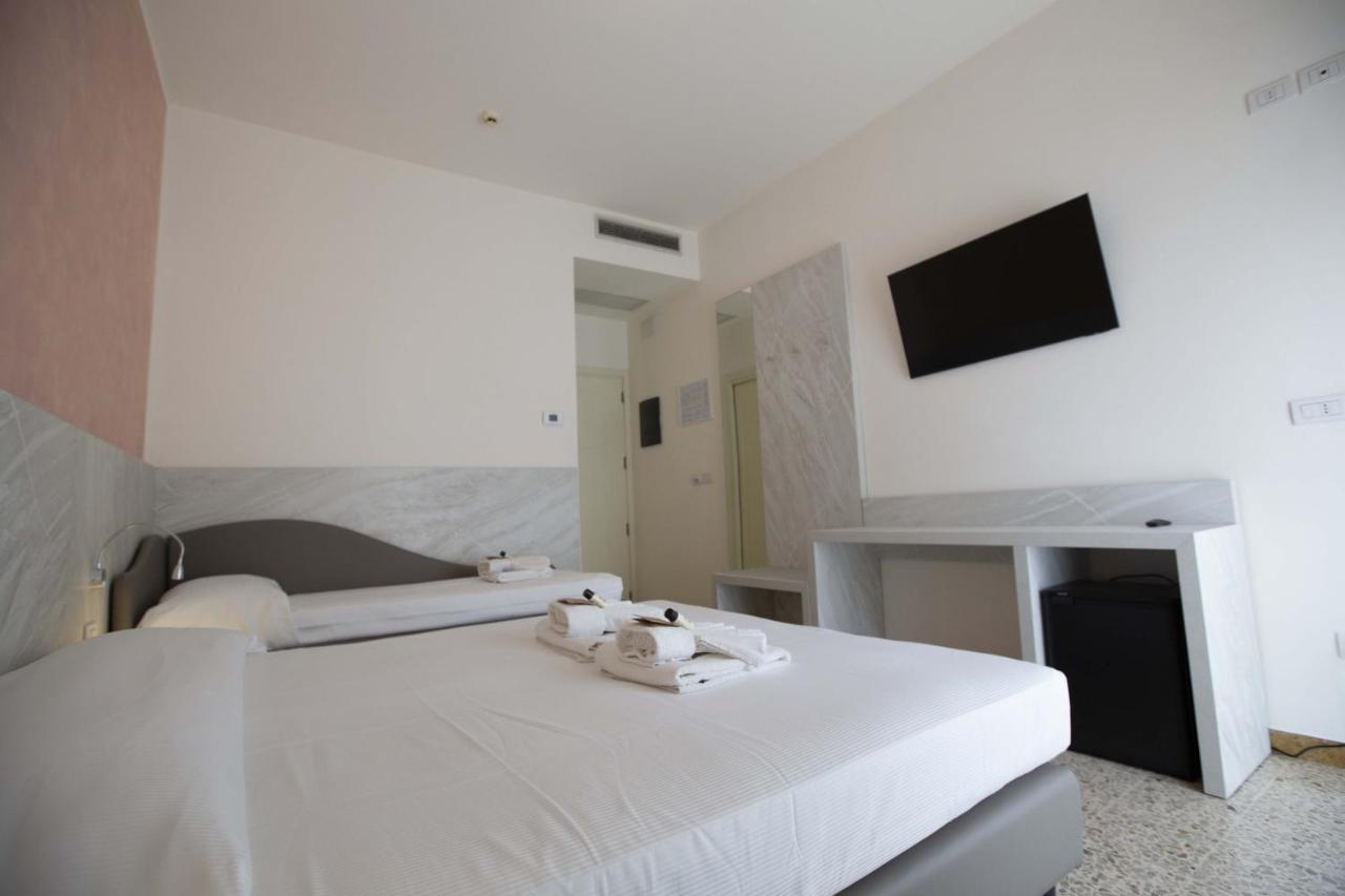 Hotel Confort Rimini Dış mekan fotoğraf