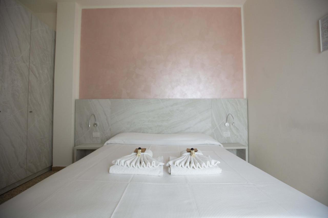 Hotel Confort Rimini Dış mekan fotoğraf
