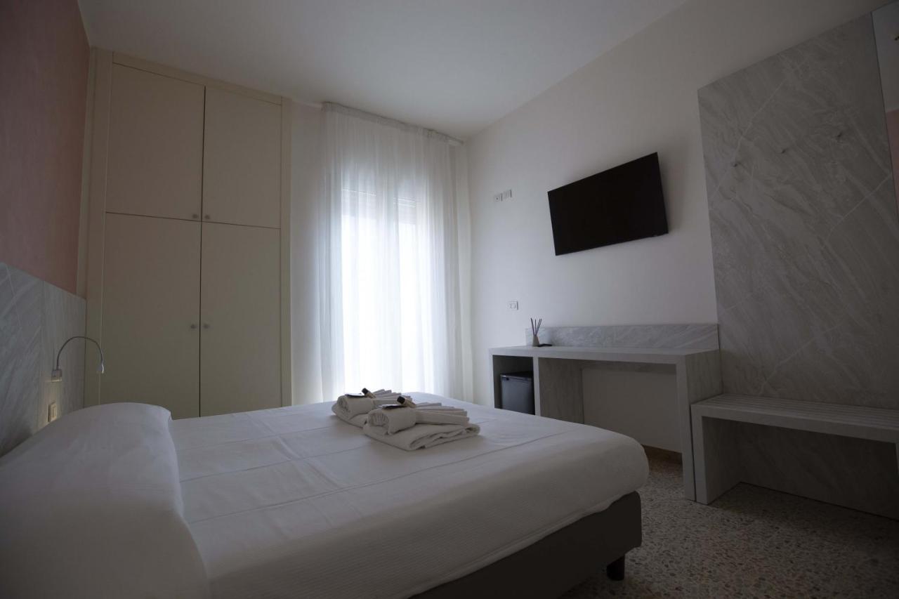 Hotel Confort Rimini Dış mekan fotoğraf