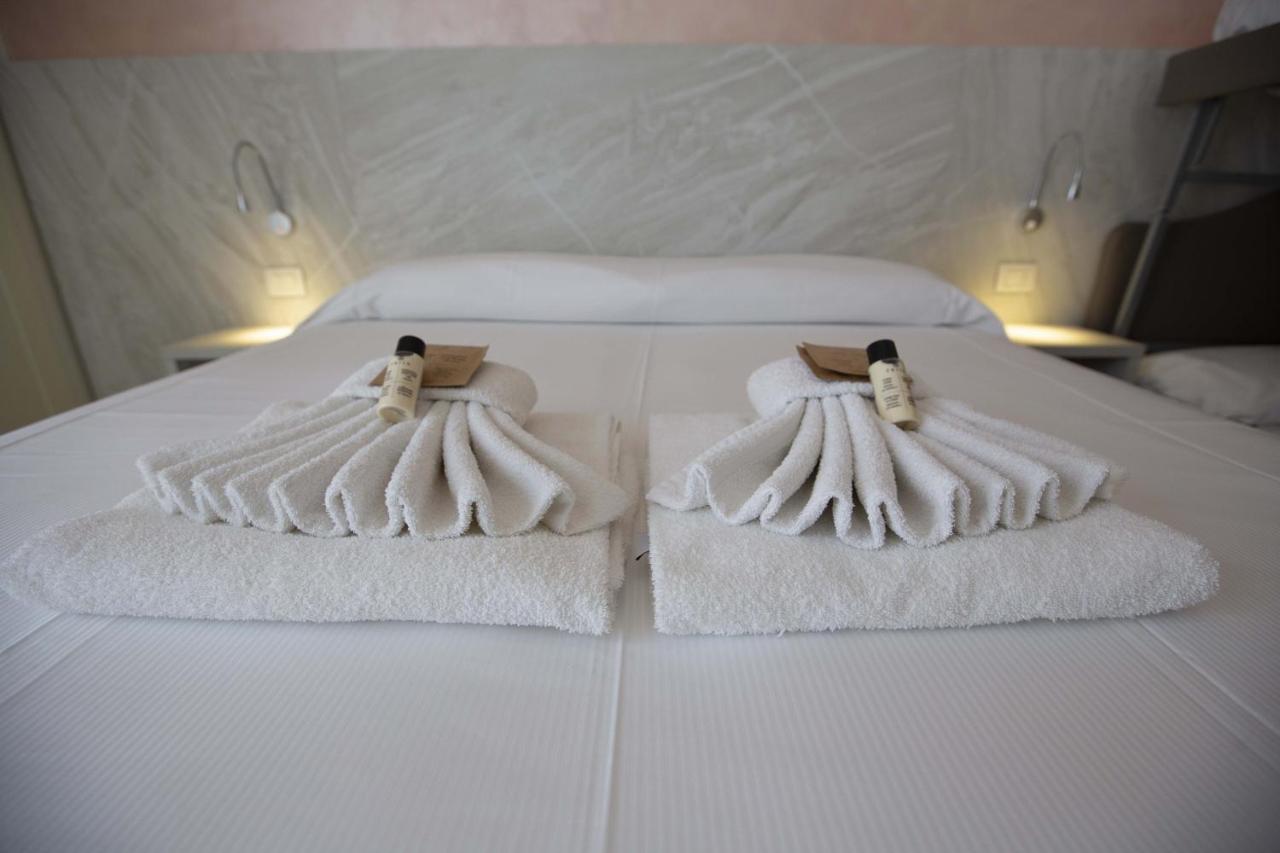 Hotel Confort Rimini Dış mekan fotoğraf