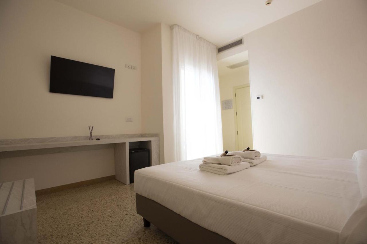 Hotel Confort Rimini Dış mekan fotoğraf