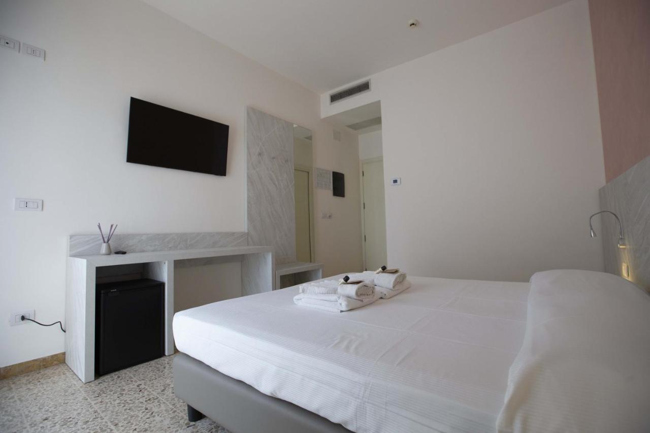Hotel Confort Rimini Dış mekan fotoğraf